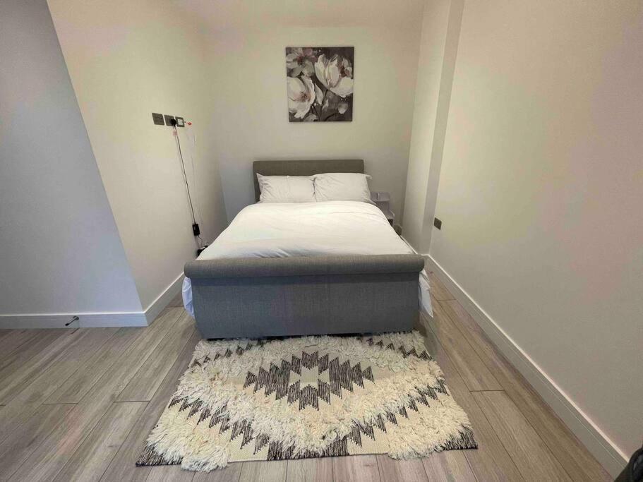 Stylish And Cosy 2 Bedroom Flat In ครอยดอน ภายนอก รูปภาพ